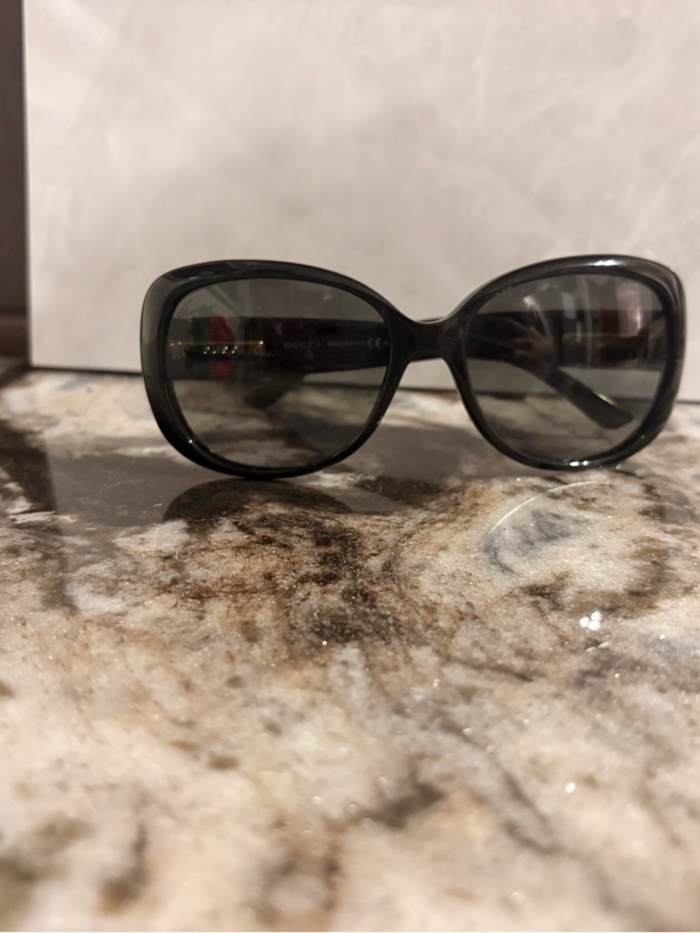 Gucci Black Women's Oversized Sunglasses with Brown Monogram Case - Picture 8 of 10
